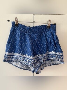 Old Navy Blue Patterned Elastic-Waist Women's Shorts
